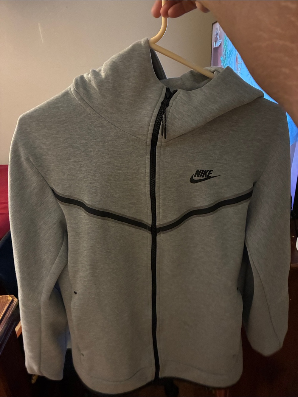 Grey Nike tech with grey Nike tech fleece joggers.
